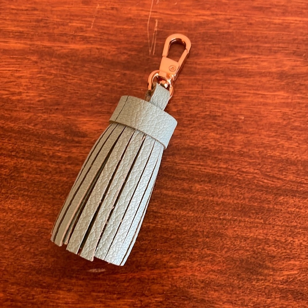 Short tassel bag charm